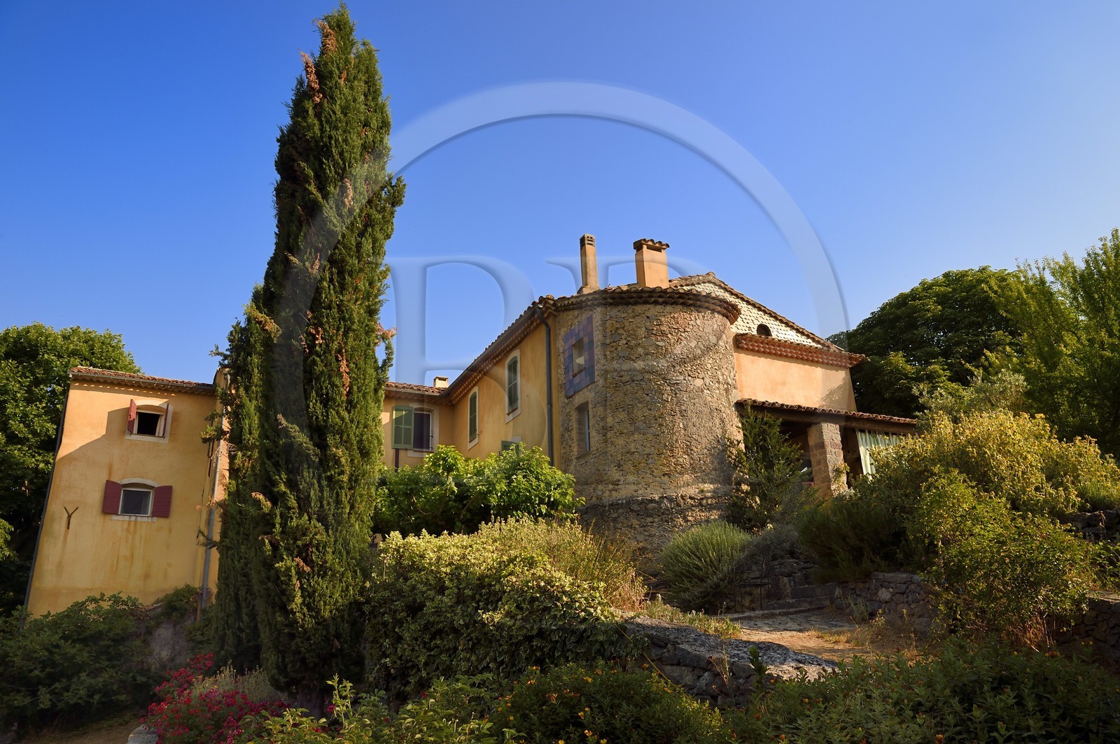 France, Var (83), Provence Verte, Bras, vers Saint-Maximin-la-Sainte-Baume, la maison d'hotes Le Peyrourier - une campagne en Provence