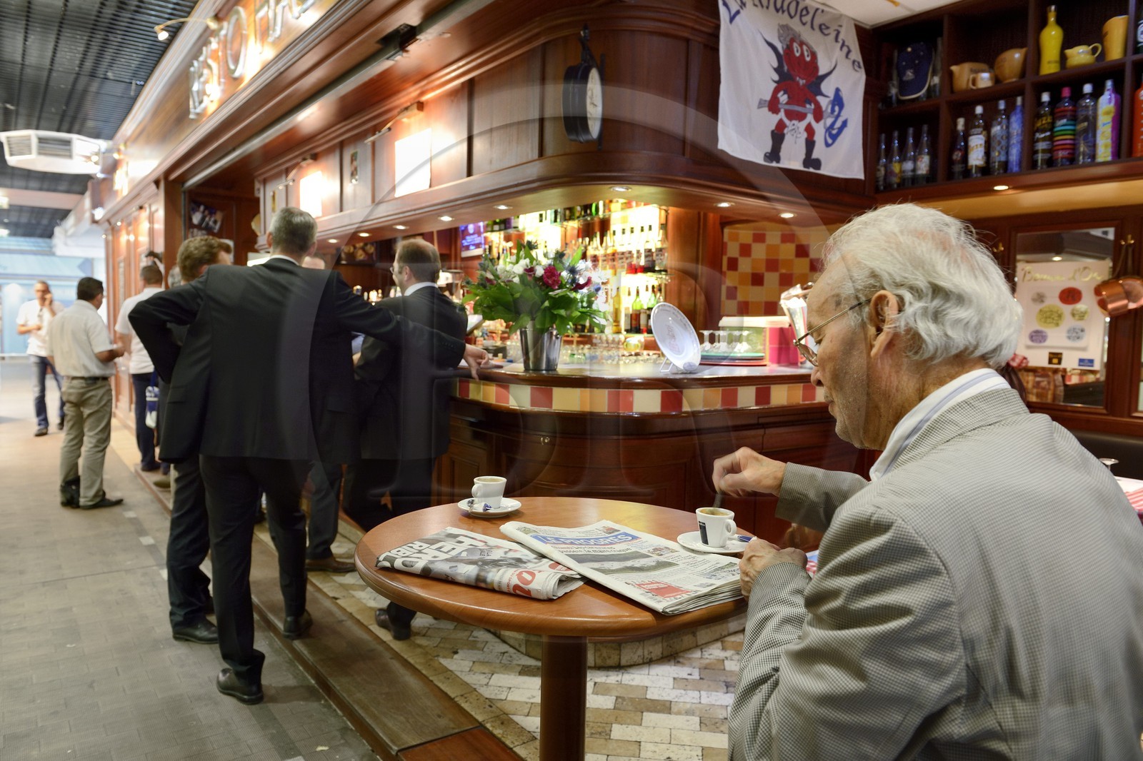 France, Rhône (69), Lyon, cours Lafayette, les Halles Paul Bocuse, Resto Halle Chez Yannis
