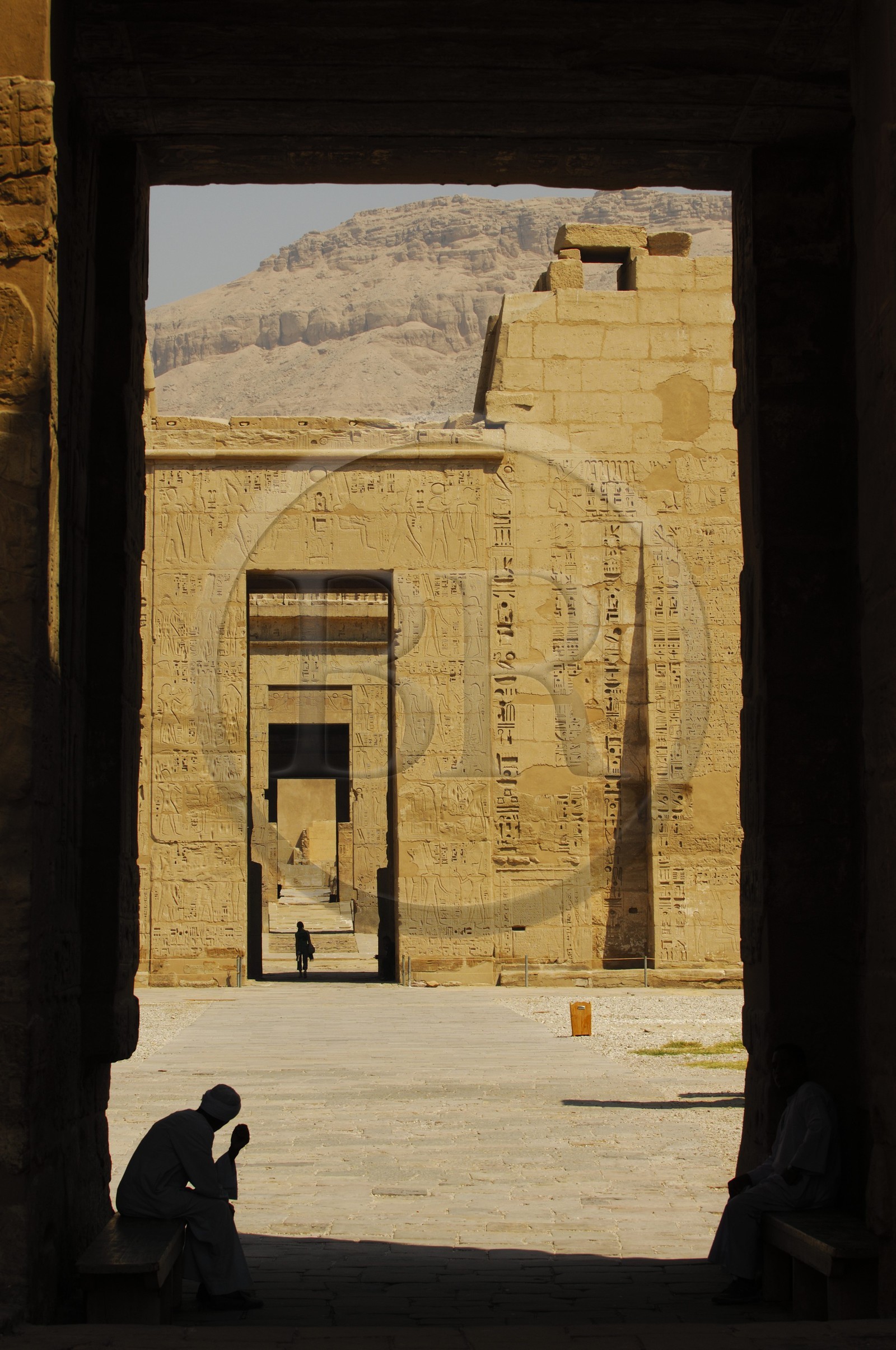Egypte, Haute Egypte, vallée du Nil, environs de Louxor, nécropole thébaine classée Patrimoine Mondial de l'UNESCO, Thèbes Ouest, Medinet Habou, temple de Ramses III