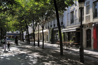 France, Paris (75), place du Docteur Lobligeois