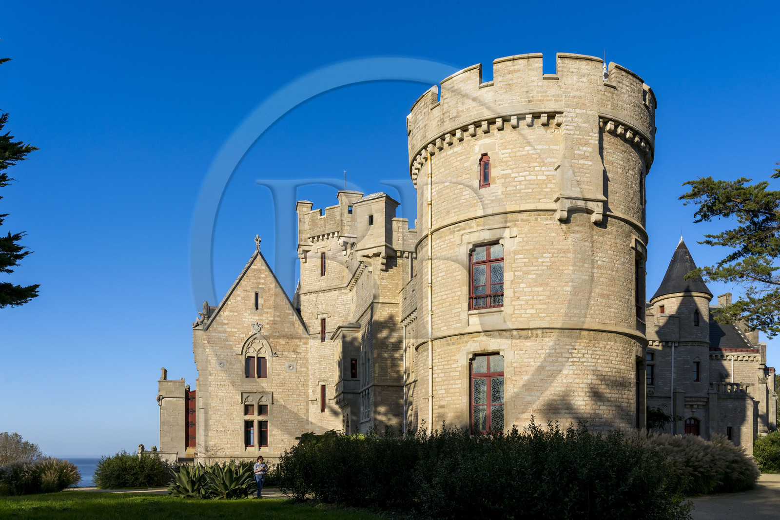 France, Pyrénées-Atlantiques (64), la côte du Pays-Basque, Hendaye, chateau d'Abbadia construit en 1870 par Eugène Viollet-le-Duc pour Antoine d'Abbadie d'Arrast