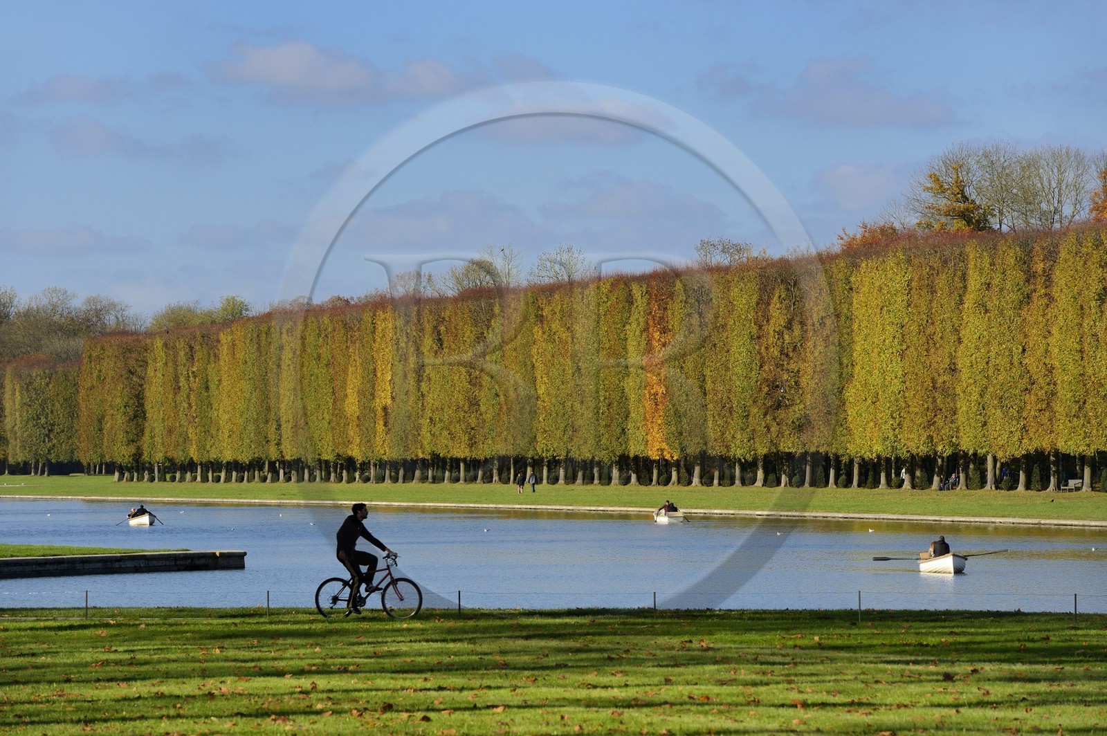 France, Yvelines (78), parc du château de Versailles, classé Patrimoine Mondial de l'UNESCO, le Grand Canal