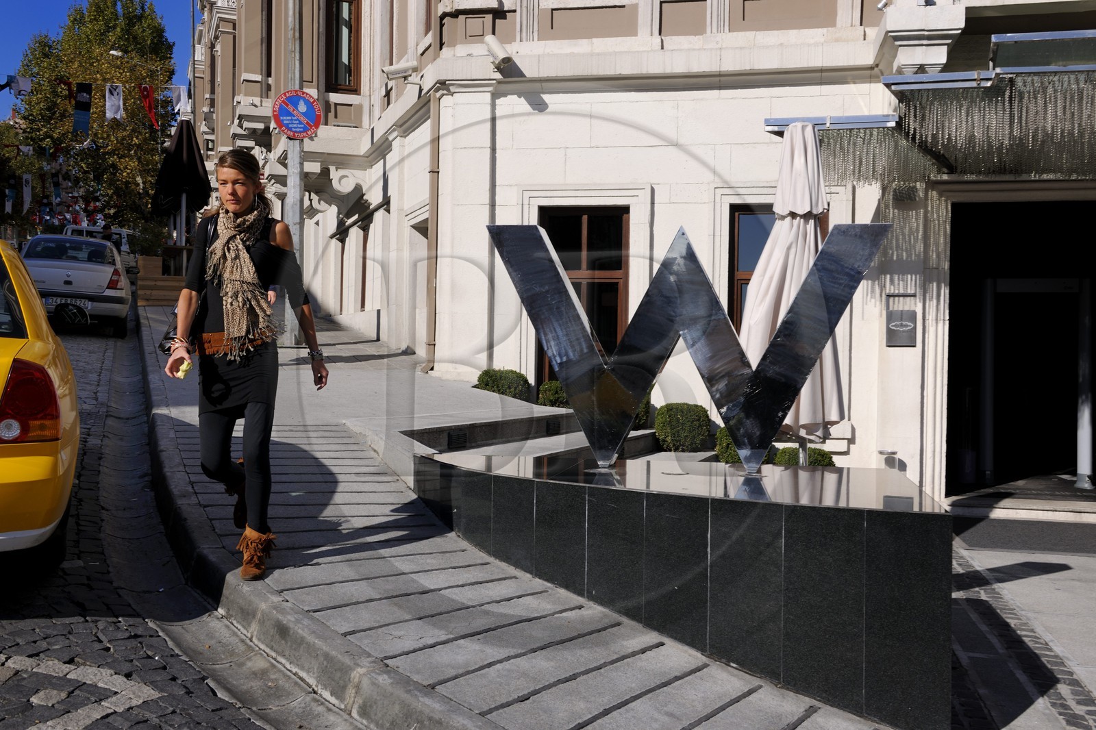 Turquie, Istanbul, quartier de Beşiktaş, l'hôtel W dans le lotissement historique de maisons en terrasse d’Akaretler