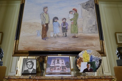 France, Alpes Maritimes, Cannes, the Villa La Californie where Picasso lived, today renamed the Pavillon de Flore by Marina Picasso, the living room, painting by Pablo Picasso entitled the Family and underneath family pictures of Marina Picasso