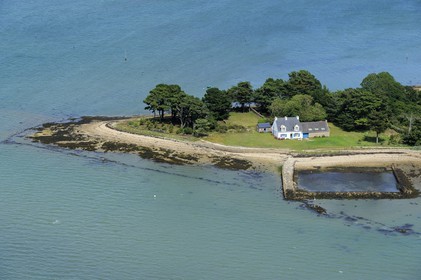 France, Morbihan, Gulf of Morbihan (Golfe du Morbihan), Arz island, house and seawater pool at the point of Berneau (aerial view)