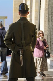 Turkey, Central Anatolia, Ankara, soldier mounting guard in front of the Ataturk Mausoleum