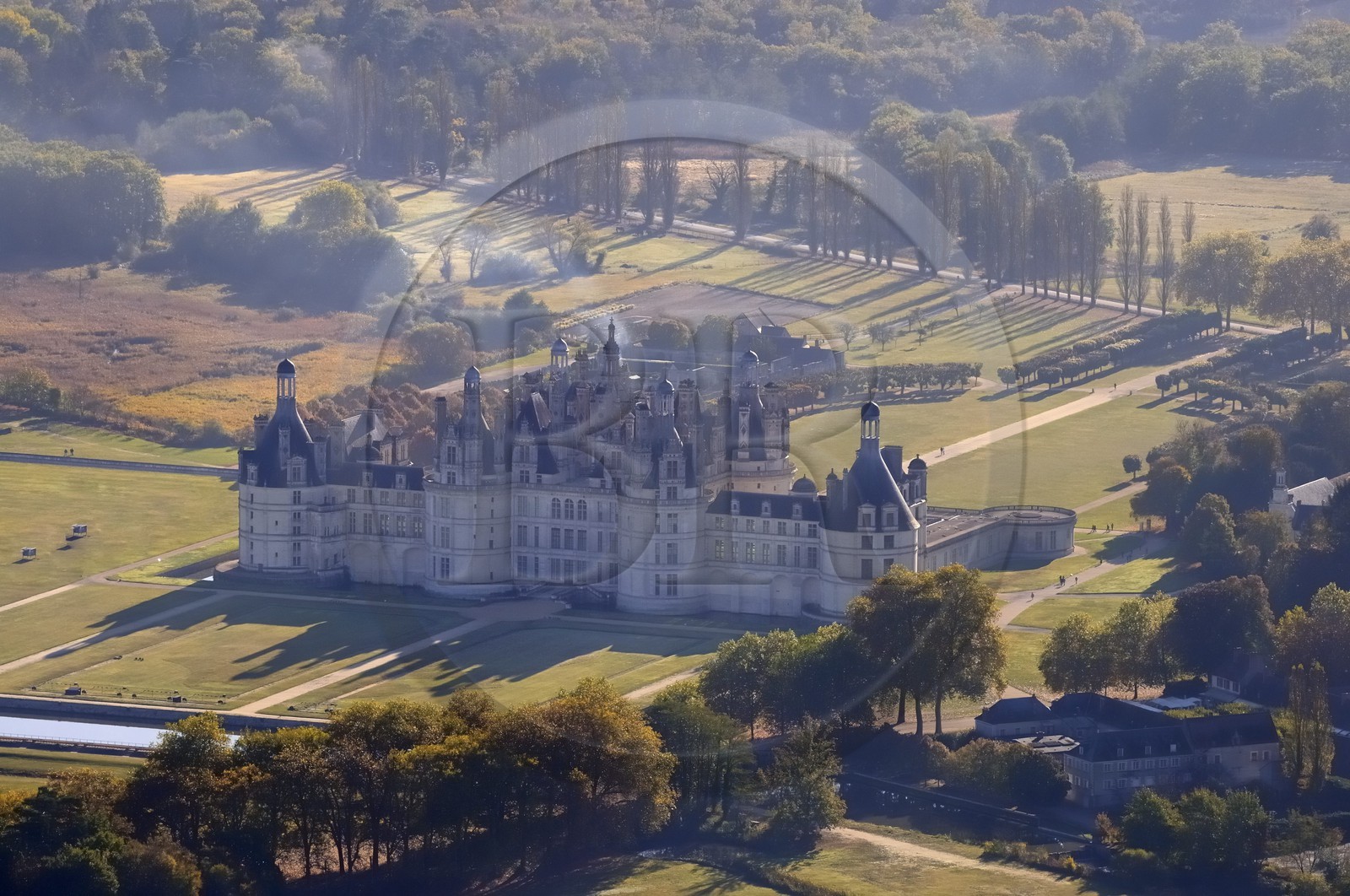 France, Loir et Cher (41), Vallée de la Loire classée Patrimoine Mondial de l' UNESCO, château de Chambord (vue aérienne)