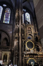 France, Bas-Rhin (67), Strasbourg, la cathédrale Notre-Dame, le pilier des Anges sonnant la trompette céleste