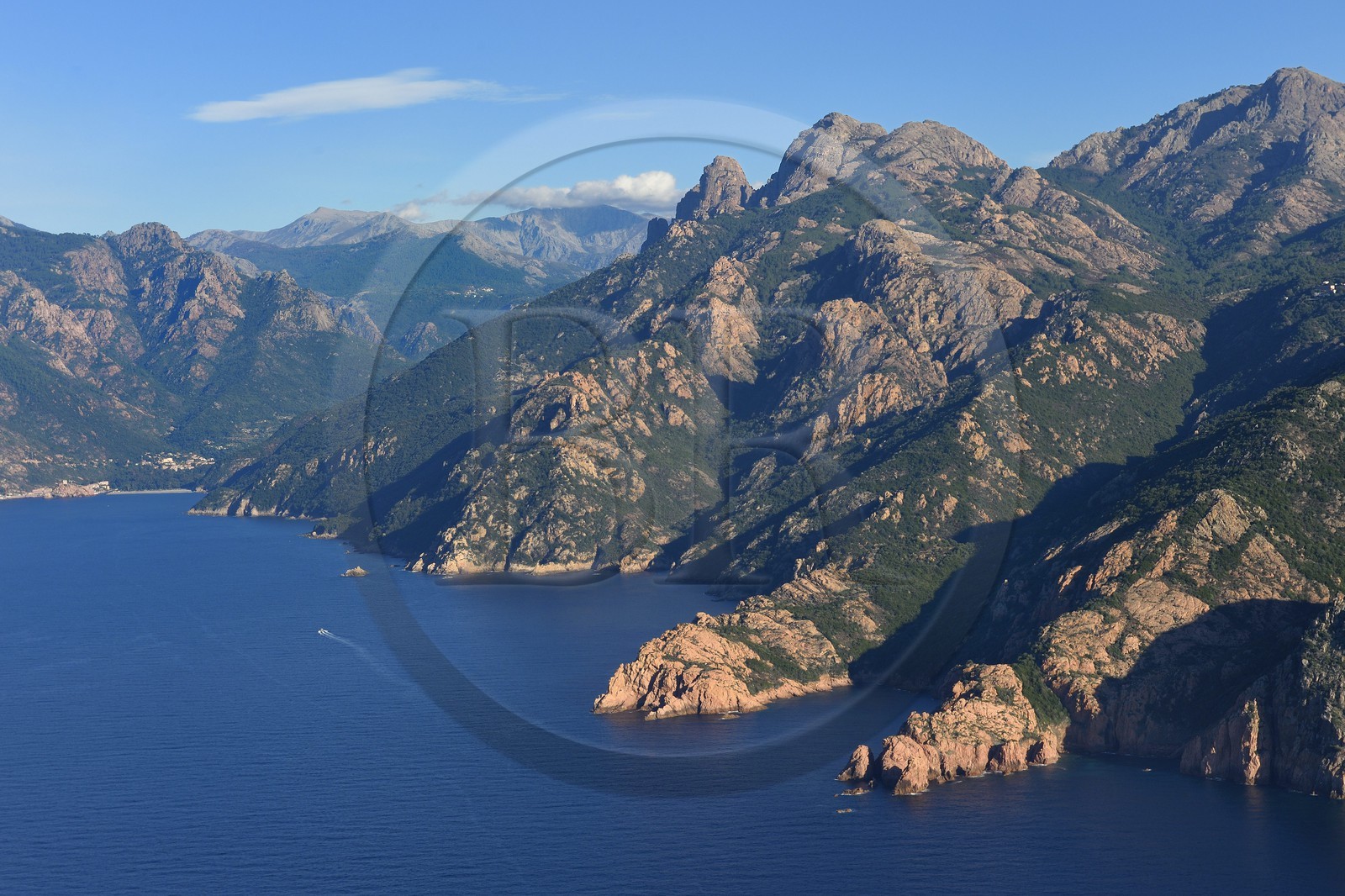 France, Corse-du-Sud (2A), Golfe de Porto, classé Patrimoine Mondial de l'UNESCO (vue aérienne)