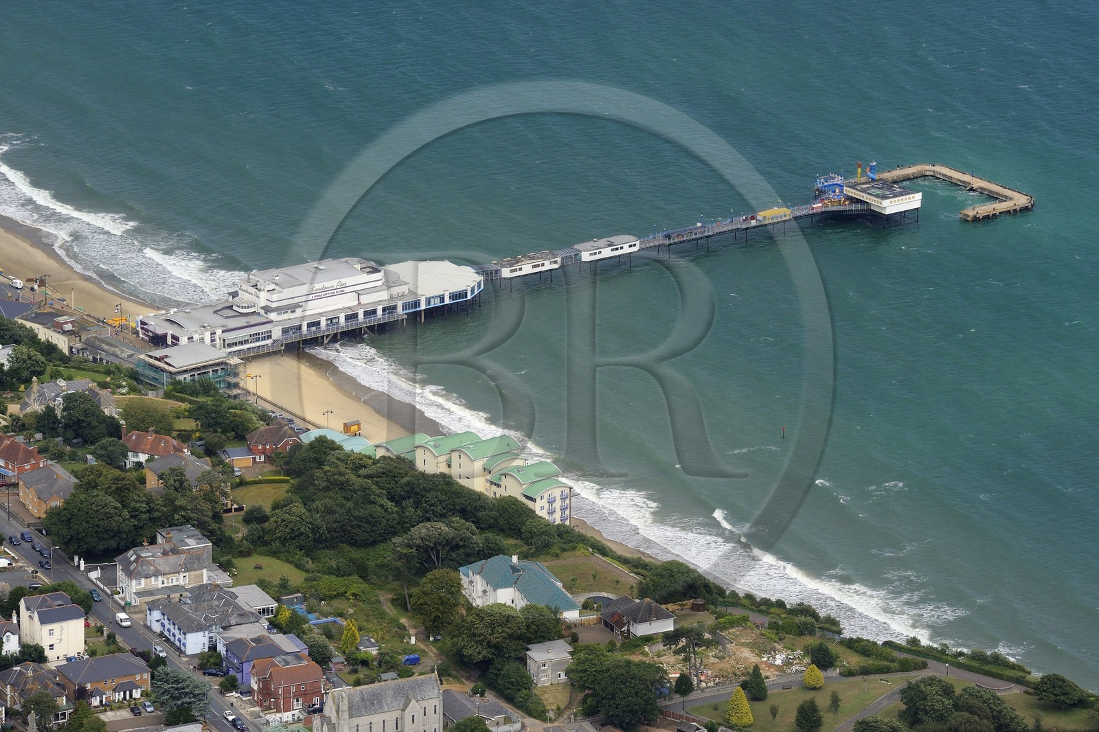 Royaume-Uni, Angleterre, Hampshire, Ile de Wight, la jetée de loisirs Sandown Pier (vue aérienne) Royaume-Uni, Angleterre, Hampshire, Ile de Wight, la jetée de loisirs Sandown Pier (vue aérienne)