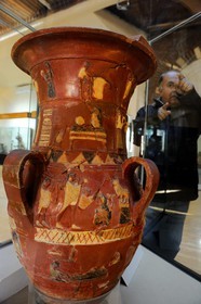 Turkey, Central Anatolia, Ankara, Anadolu Medeniyetleri Muzesi (Museum of Anatolian Civilizations), vase of inandik from the Hittite period (1600 BC) with erotic detail