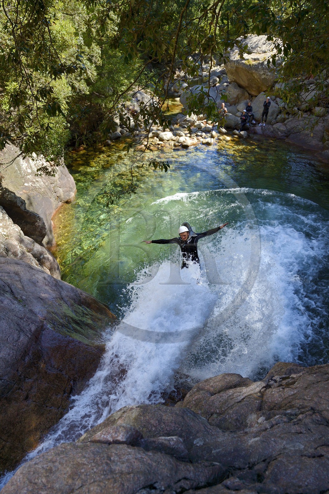 France, Corse-du-Sud (2A), Alta Rocca, Bavella, canyoning dans le torrent de Polischellu