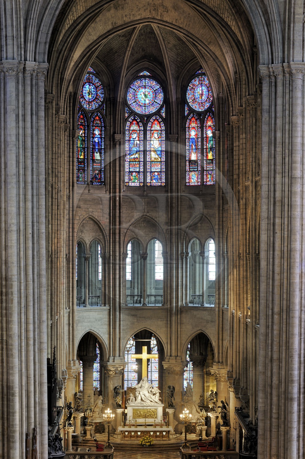 France, Paris (75), île de la Cité, la cathédrale Notre-Dame, vitraux du choeur