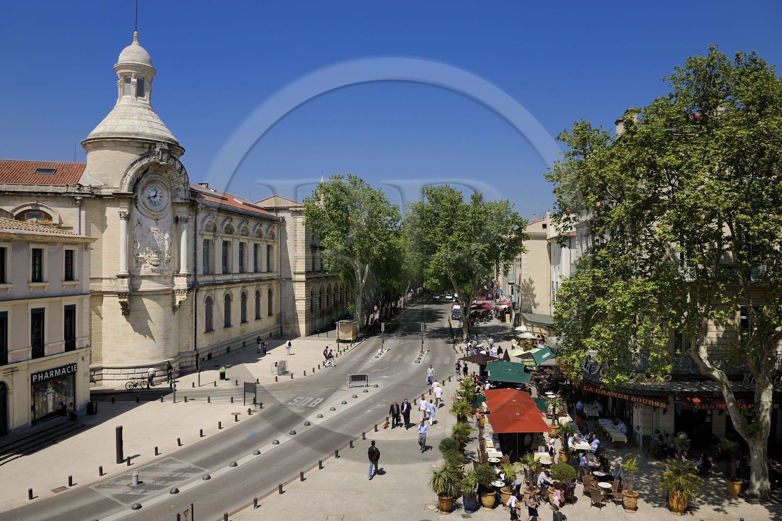 France, Gard (30), Nimes, boulevard Victor Hugo