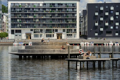 Suède, Stockholm, l'écoquartier Hammarby Sjostad précurseur en matière de développement durable, le lac Hammarby