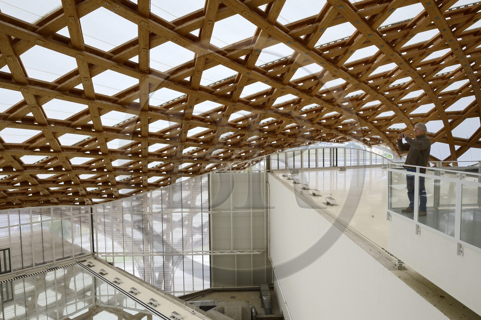 France, Moselle (57), Metz, quartier de l'Amphithéâtre, le Centre Pompidou-Metz, centre d'art conçus par les architectes Shigeru Ban et Jean de Gastines