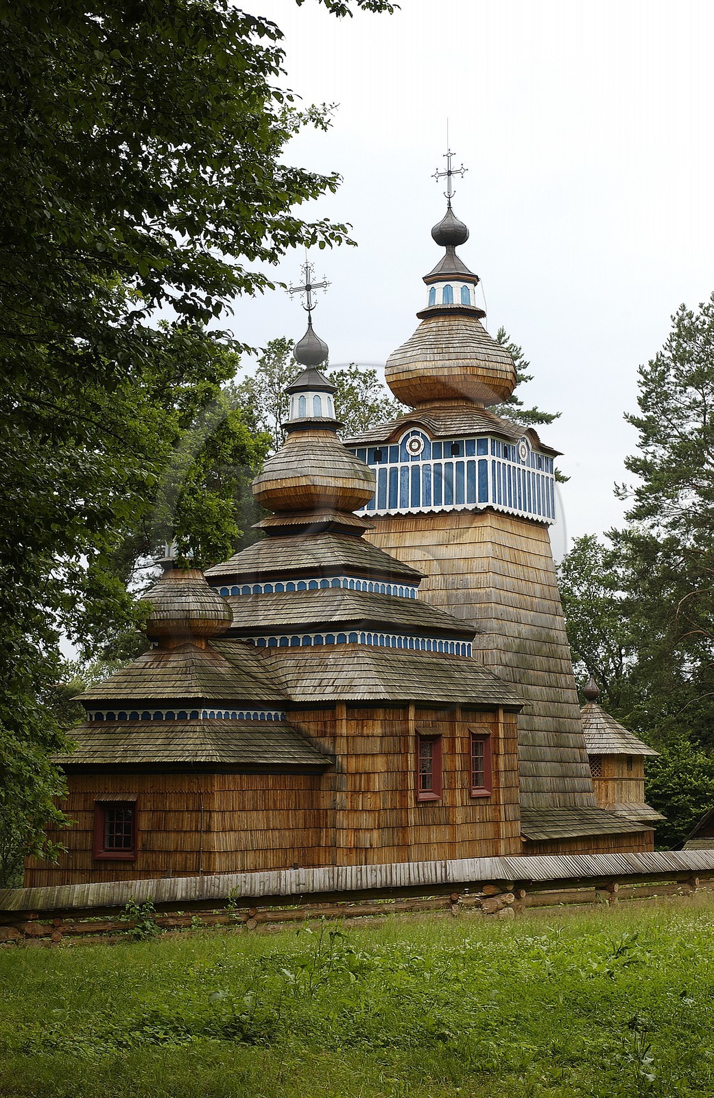 Pologne, Précarpates, parc ethnographique de Sanok (écomusée), église orthodoxe en bois de 1801 de la région de Lemkowie, classée Patrimoine Mondial de l'UNESCO