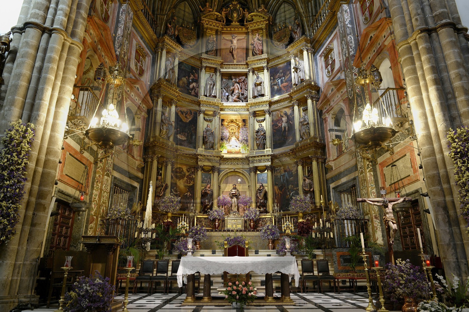 Espagne, Estremadure, Guadalupe, monastère royal de Santa Maria de Guadalupe classé Patrimoine mondial de l'UNESCO, retable du sanctuaire