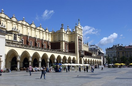 Poland, Lesser Poland region, Krakow, old town (Stare Miasto), the Sukiennice (Cloth Hall) on the market square
