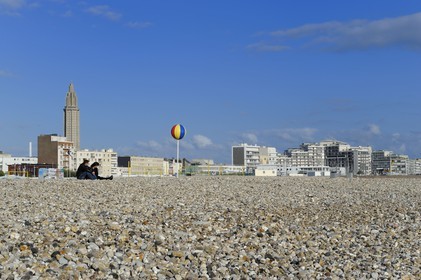 France, Seine-Maritime (76), Le Havre, Centre-ville reconstruit du Havre par Auguste Perret classé Patrimoine Mondial de l'UNESCO, la grande plage de galets
