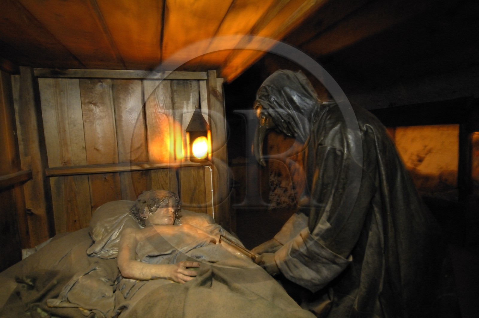 Royaume-Uni, Ecosse, Edimbourg, des voûtes souterraines, ayant d'abord servi d'entrepôts, d'ateliers et de tavernes servirent plus tard de logements aux pauvres, illustration de la peste