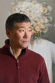 France, l'artiste peintre de Xiaofan Ru dans son atelier des Lilas près de Paris