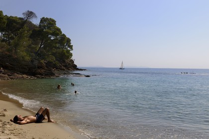 France, Var (83), Le Rayol-Canadel-sur-Mer, Domaine du Rayol, Jardin des Méditerranées, propriété du Conservatoire du Littoral, mention obligatoire, plage du départ du jardin marin