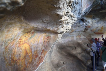 Sri Lanka, Central Province, Matale District, Sigiriya, Old city of Sigiriya listed as World Heritage by UNESCO, Rock of the Lion, cave housing the frescoes called The Young Ladies of Sigiriya