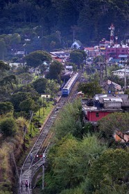 Sri Lanka, Province d'Uva, Haputale, arrivée du train en gare