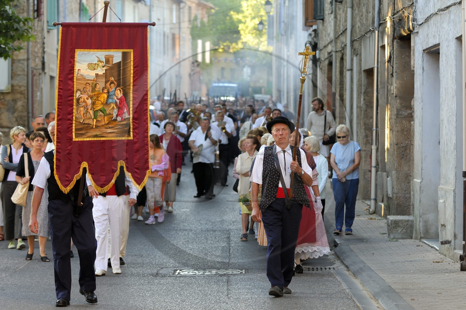 France, Var (83), la Provence Verte, Bras, la Bravade, procession de Saint-Etienne en costumes provençaux traditionnels
