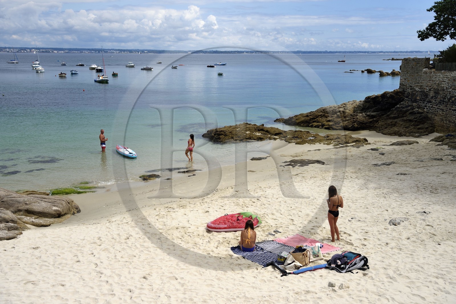 France,  Finistère (29), Fouesnant, le littoral de la cote Est de la pointe de Beg Meil, plage dite des Oiseaux