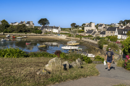 France, Finistère (29), Iles du Ponant, Ile de Batz, Porz an Eog, ancien port des goélettes et maisons d'armateurs dans le Bourg