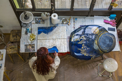 France, Hauts-de-Seine, Colombes, the french artist and lacquerer Isabelle Emmerique in her studio