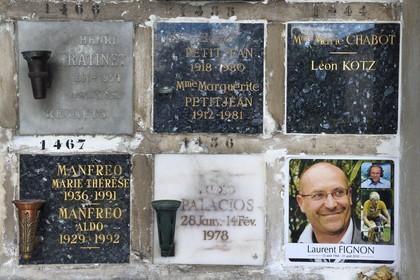 France, Paris (75), cimetière du Père-Lachaise, stèles du colombarium, Laurent Fignon