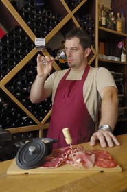 France, Indre et Loire, Tours, Mille et un Verres wine bar