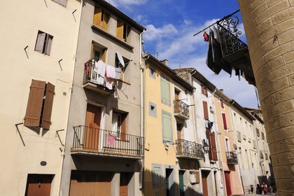 France, Hérault (34), Béziers, rue Gaveau, fenêtre encadré par des cariatides