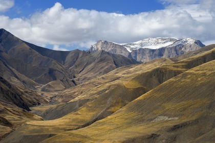Azerbaïdjan, région de Quba (Guba), chaine de montagne du Grand Caucase face au village de Khinalug (Xinaliq)