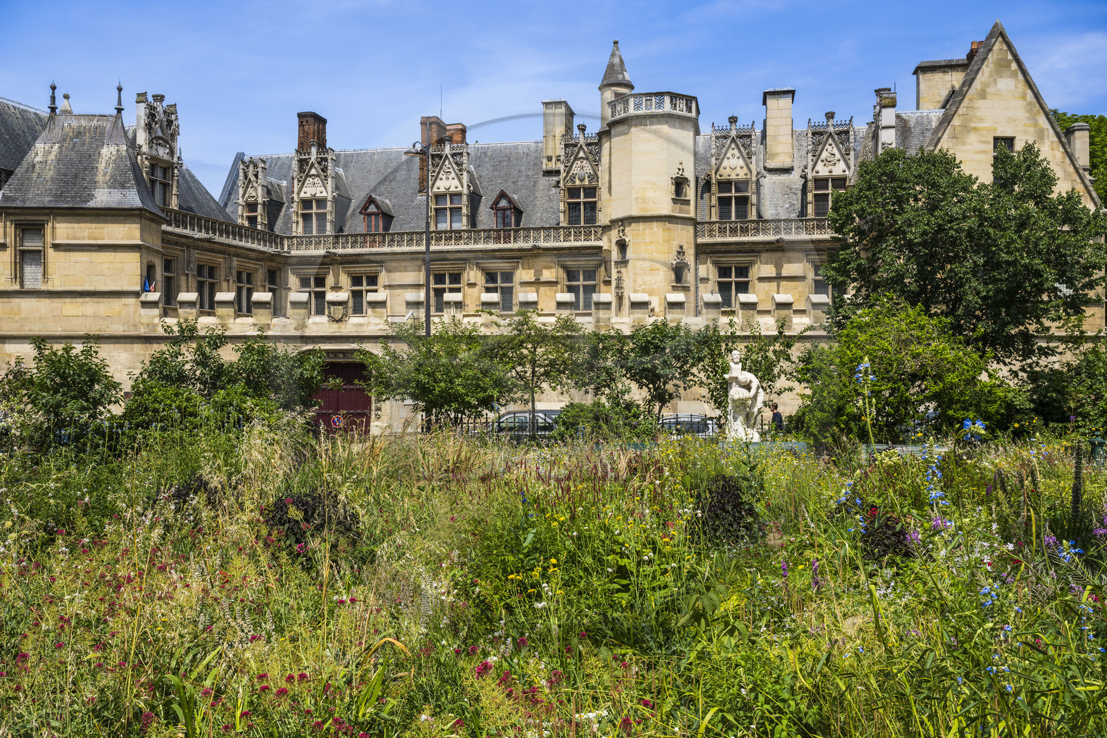 France, Paris (75), Musée de Cluny - Musée national du Moyen-Age vu depuis le square de la rue des Ecoles