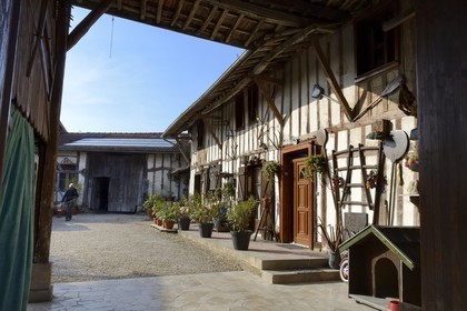 France, Marne, village of Saint-Amand-sur-Fion, interior courtyard of a half timbered farm in rue du Pont de l'Eglise