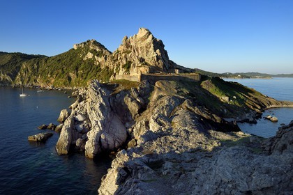 France, Var (83), Iles d'Hyères, parc national de Port Cros, Ile de Porquerolles, la batterie des Mèdes au cap des Mèdes