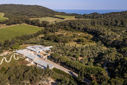 France, Var (83), Iles d'Hyères, parc national de Port Cros, Ile de Porquerolles, la Fondation Carmignac (vue aérienne)