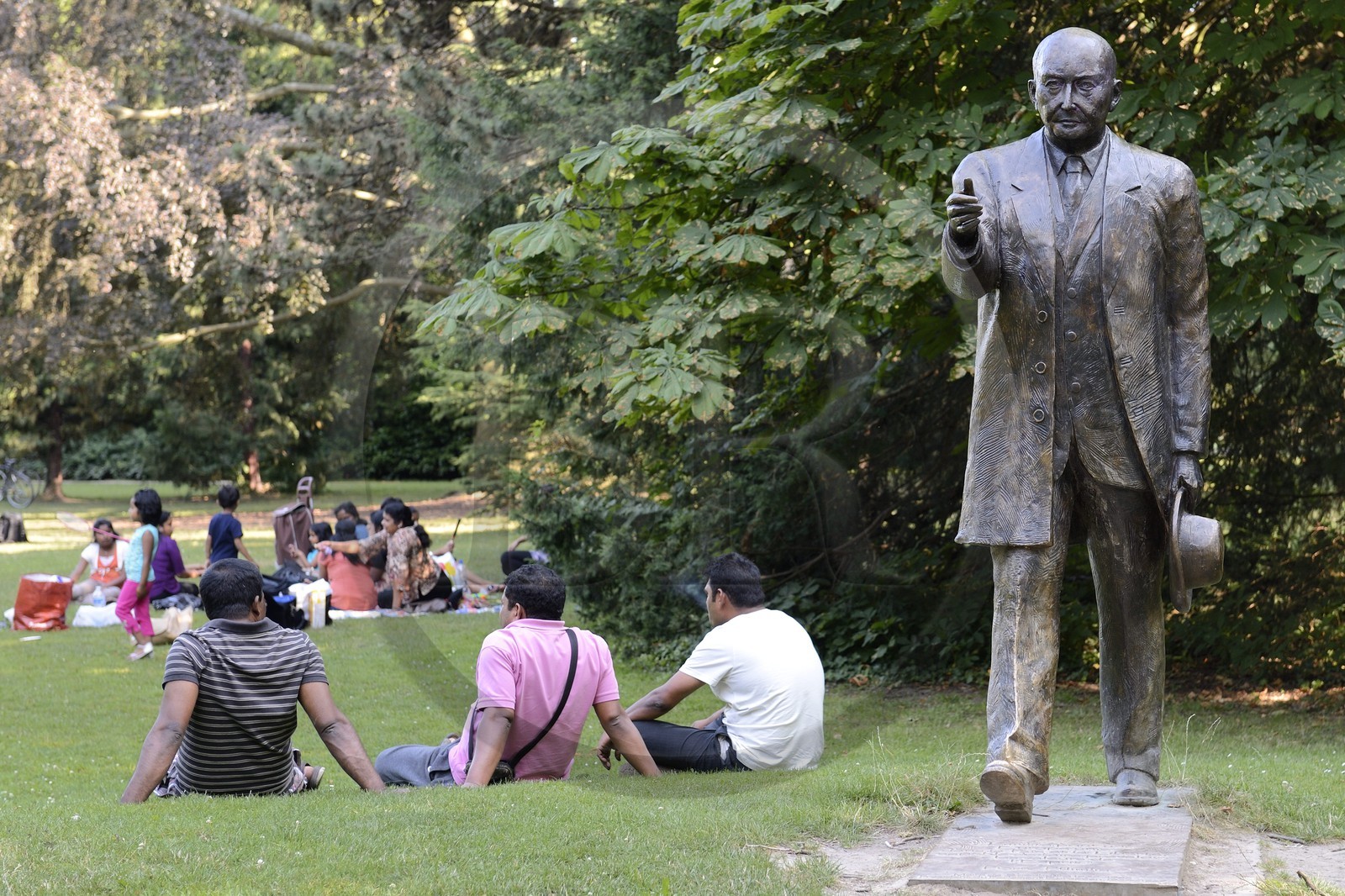 France, Bas-Rhin (67), Strasbourg, parc de l'Orangerie, statue de l'ancien maire de la ville Pierre Pflimlin