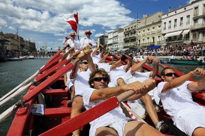 France, Hérault (34), Sète, canal Royal, fête de la Saint Louis, joutes sètoises, les rameurs