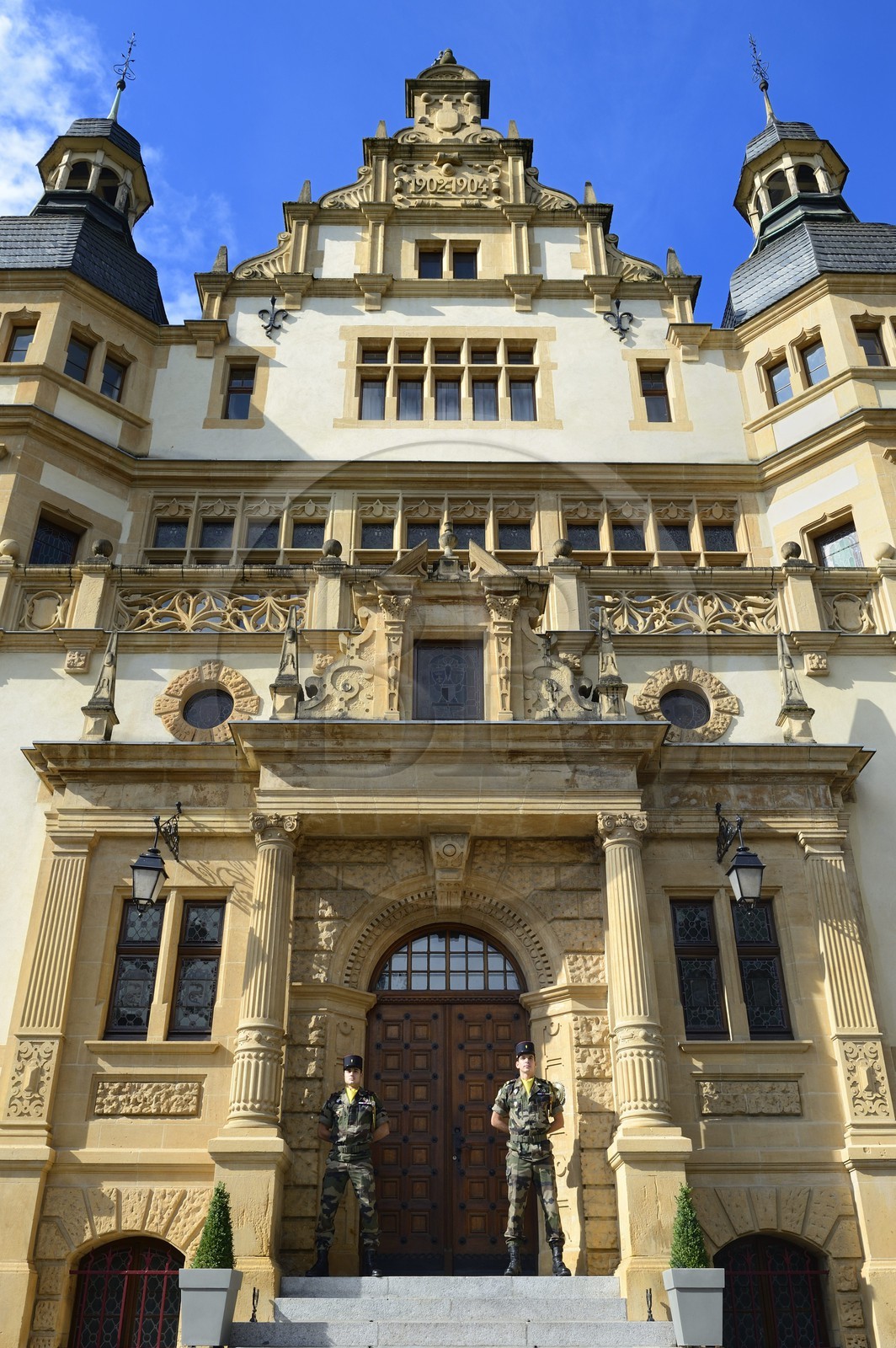 France, Moselle (57), Metz, le palais du gouverneur de la fin du XIXe siècle, il accueille aujourd'hui le commandant de la région militaire Nord-Est France, Moselle (57), Metz, le palais du gouverneur de la fin du XIXe siècle, il accueille aujourd'hui le commandant de la région militaire Nord-Est