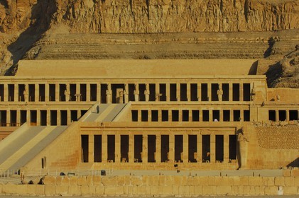 Egypte, Haute Egypte, vallée du Nil, environs de Louxor, nécropole thébaine classée Patrimoine Mondial de l'UNESCO, Thèbes Ouest, Deir el Bahari, temple d'Hatchepsout