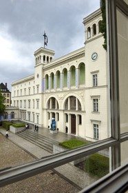 Allemagne, Berlin, Moabit, Hamburger Bahnhof, ancienne gare du XIXème siècle devenue en 1996 un musée d'art contemporain (Museum für Gegenwart)