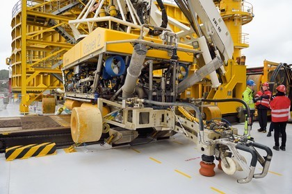 Norvège, comté d'Ostfold, Halden, navire cablier Nexans Aurora, le ROV (Remotely Operated Vehicle) robot sous-marin Capjet 2 permet de mettre en place des solutions complètes pour la protection des cables comme le creusement de tranchées