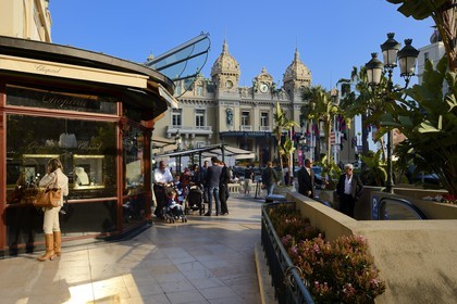 Principauté de Monaco, Monaco, Monte-Carlo, Société des Bains de Mer de Monaco, place du casino, la bijouterie Chopard et le casino, Mention obligatoire : Société des Bains de Mer de Monaco