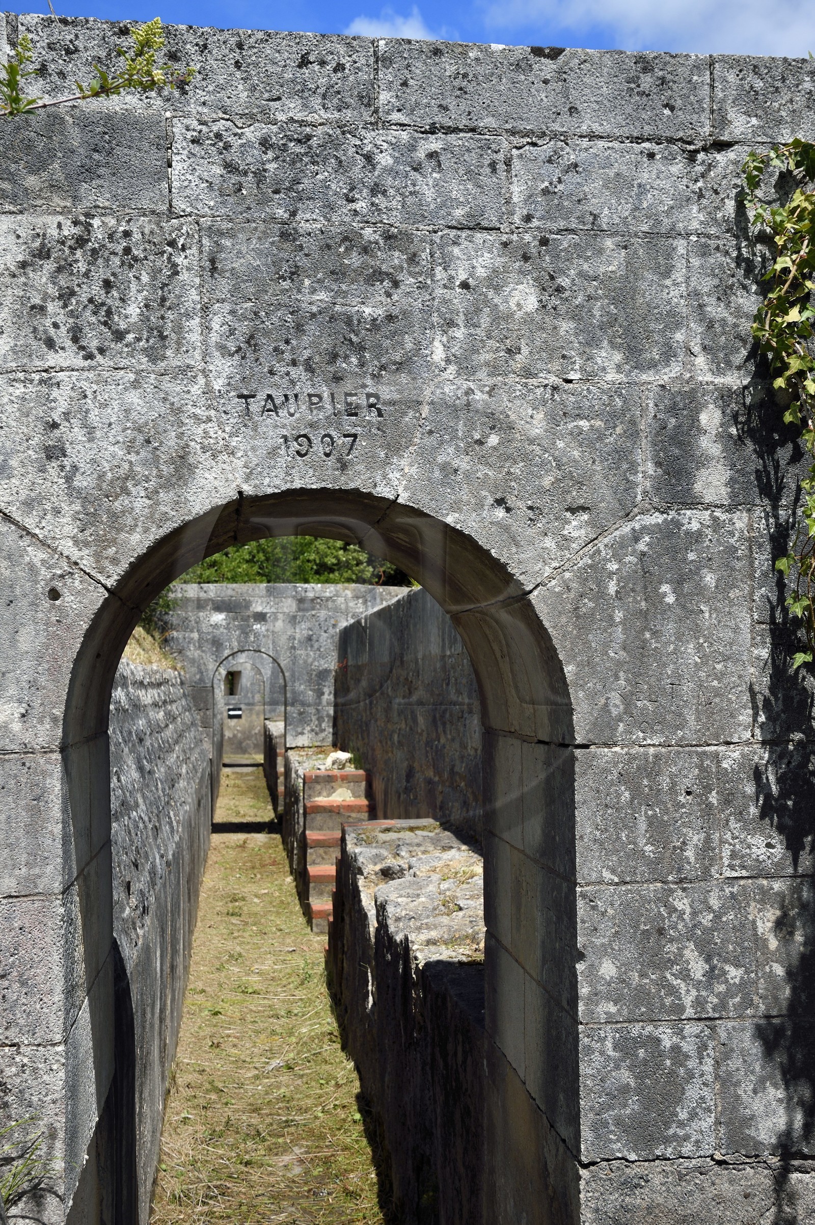 France, Charente-Maritime (17), Ile d'Aix, le Fort Liédot, chemin de ronde France, Charente-Maritime (17), Ile d'Aix, le Fort Liédot, chemin de ronde