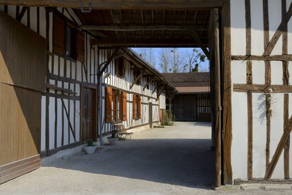France, Marne, village of Saint-Amand-sur-Fion, interior courtyard of a half timbered farm in rue du Pont de l'Eglise